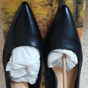 Bella Vita Scarlett slingback black pointy leather pumps. 11M